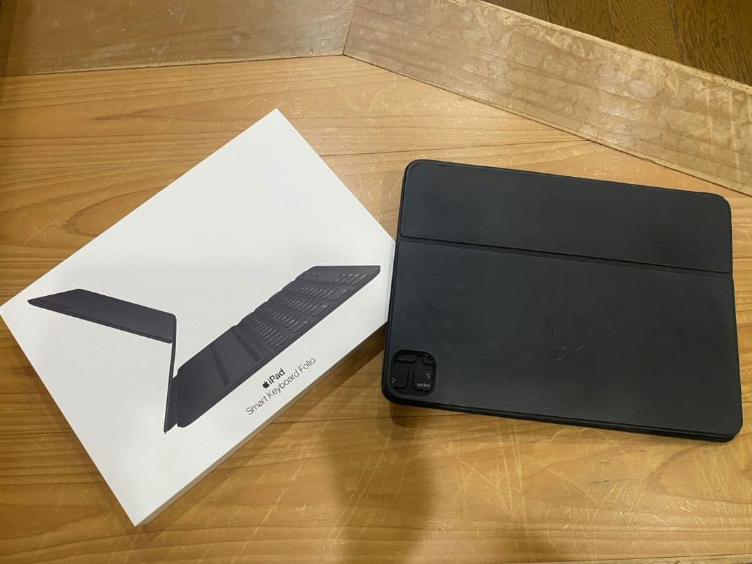 ⭐Apple iPad + Smart Keyboard Folio