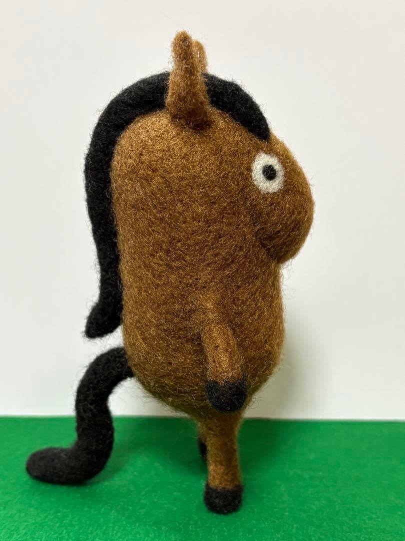ニードルフェルトの馬のフィギュア　ハンドメイド作品