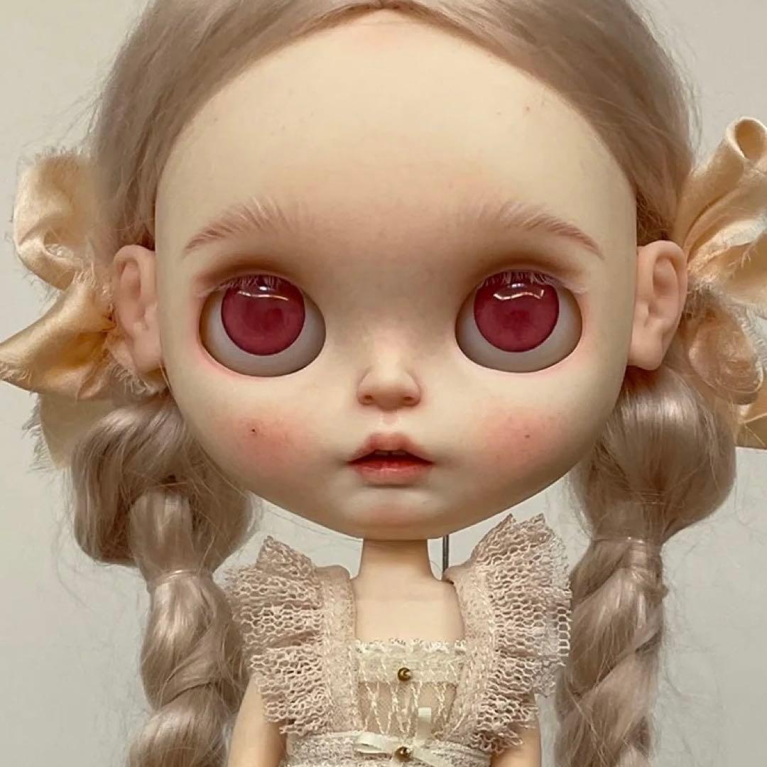 カスタムブライス かわいい 人形 大人しい 作家様 薄いメイク 儚い アルビノ