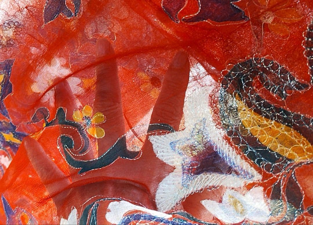 インド　サリー　薄手の紅刺繍布　INDIA　SALLY