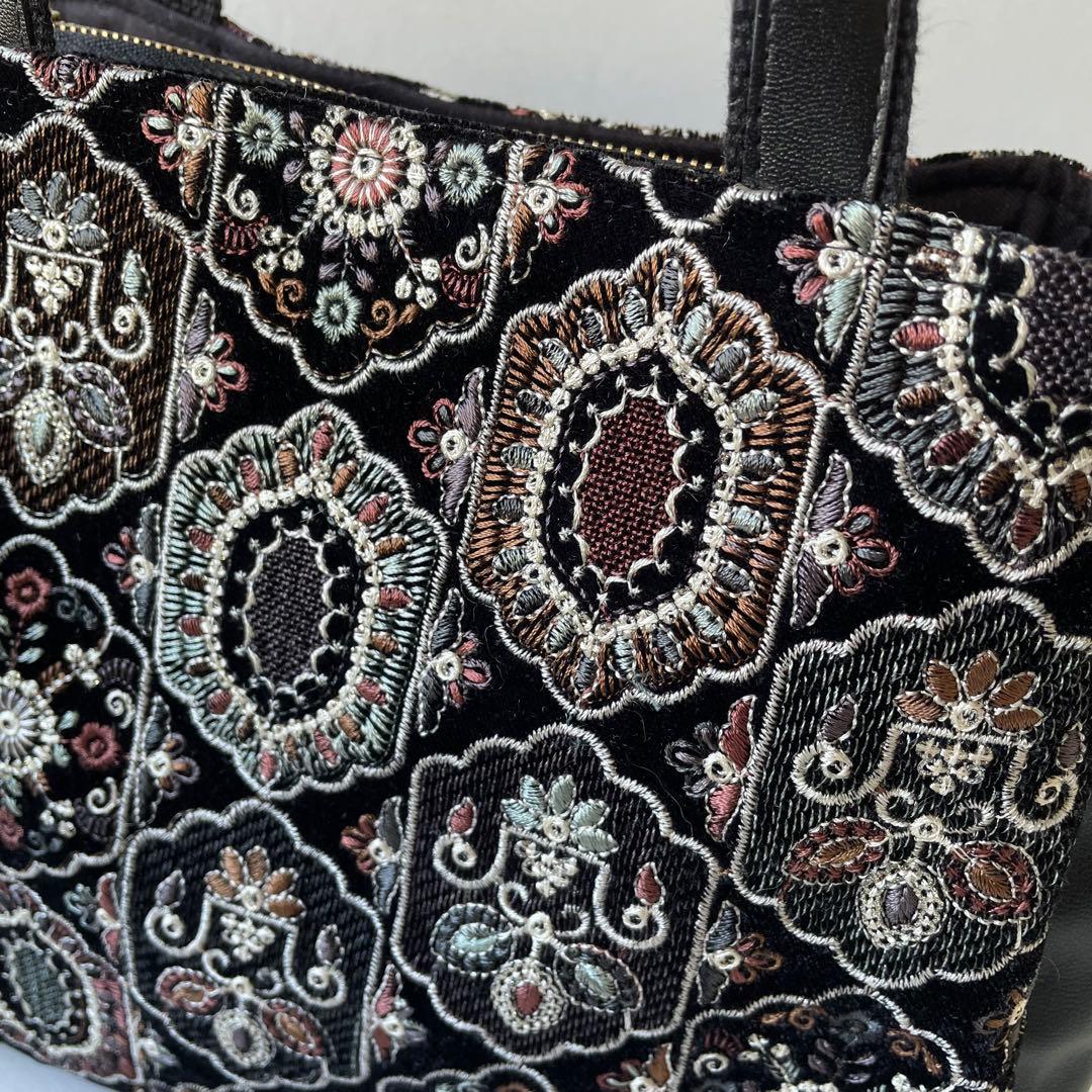 ☆n.k.d☆　インド刺繍ベルベットと合皮　3roomsトートバッグ