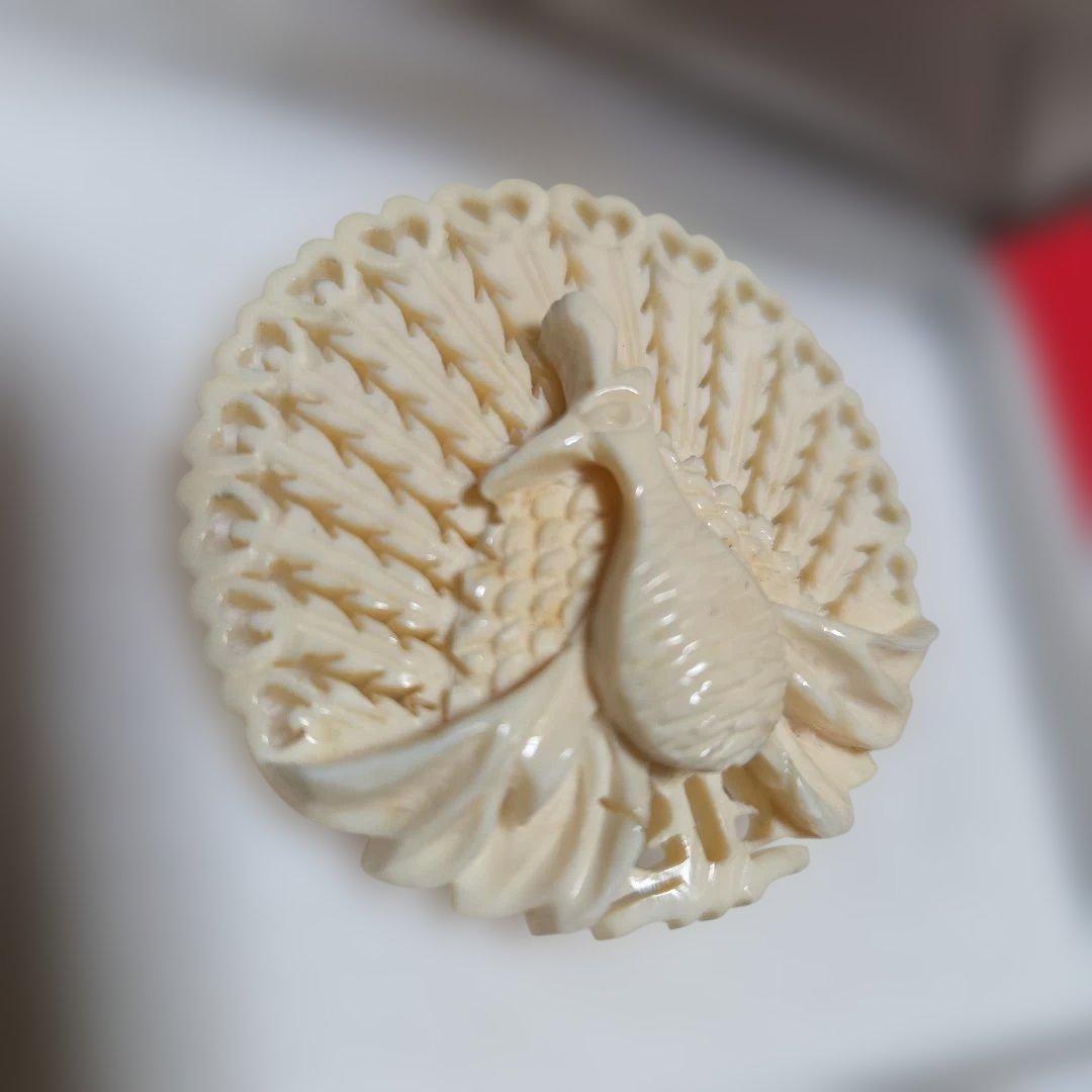 お買い得　装飾品　孔雀のブローチ