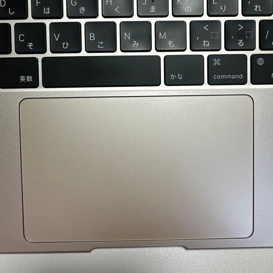 ゆル 　MacBookAir2022年モデル　ケース付