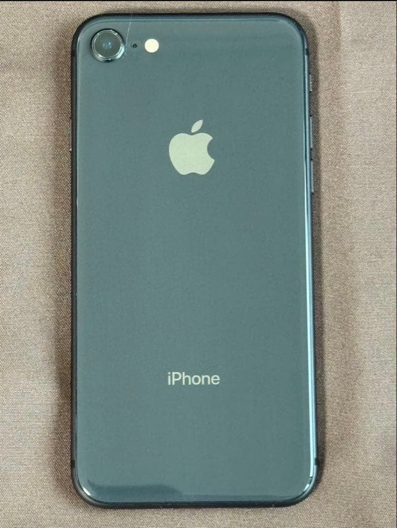 Apple iPhone 8ブラック 本体