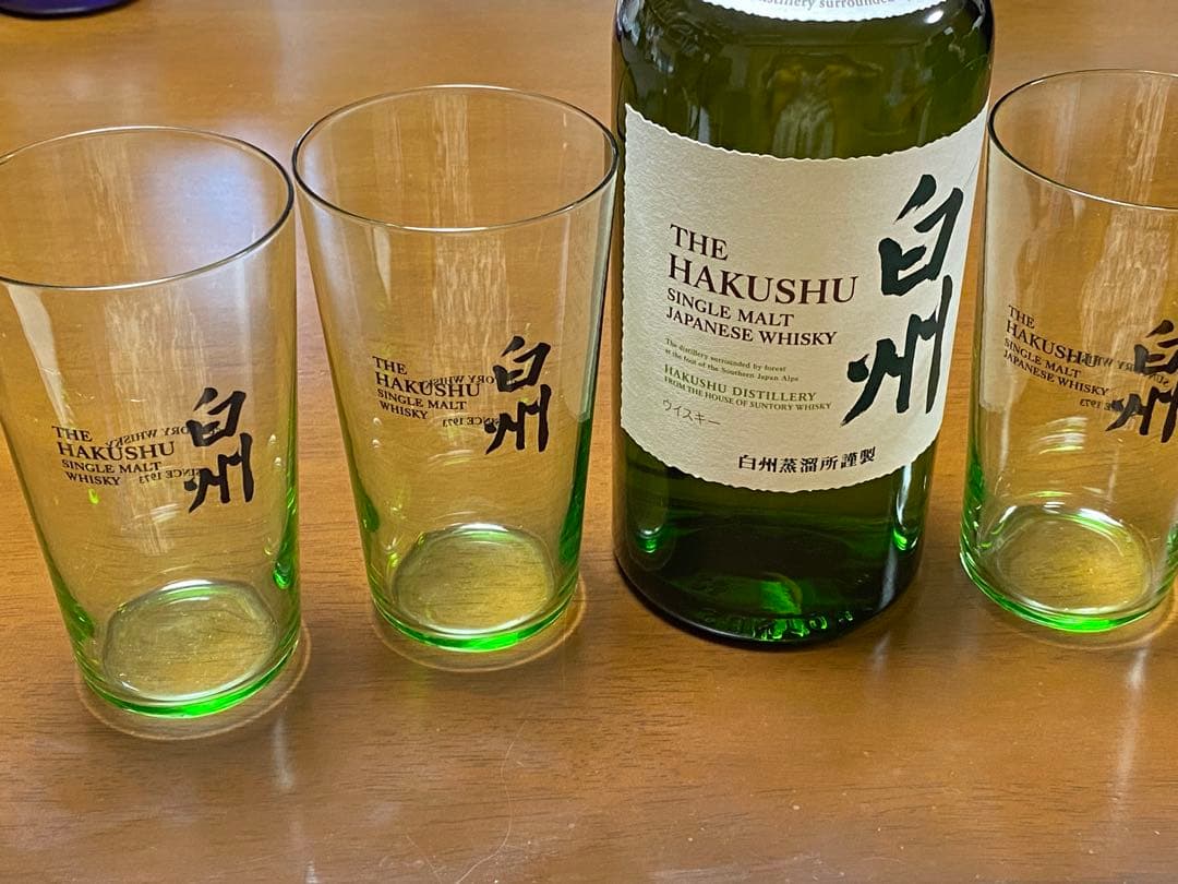 サントリーウイスキー白州、薄造り白州ブランドグラス3個付きセットです。