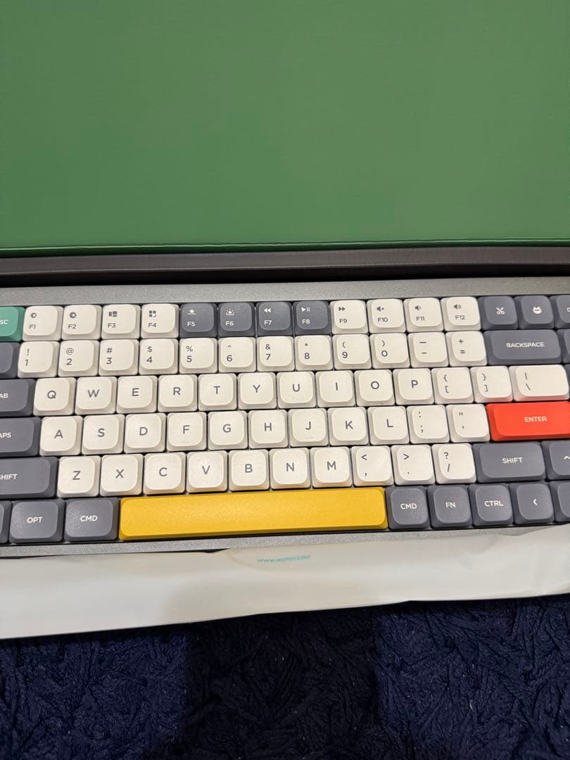 NuPhy AIR75 ワイヤレスキーボード