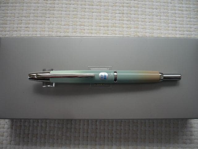 新品ナガサワ 東川崎ハーバーミントシルバー キャップレスデシモ 万年筆パイロット