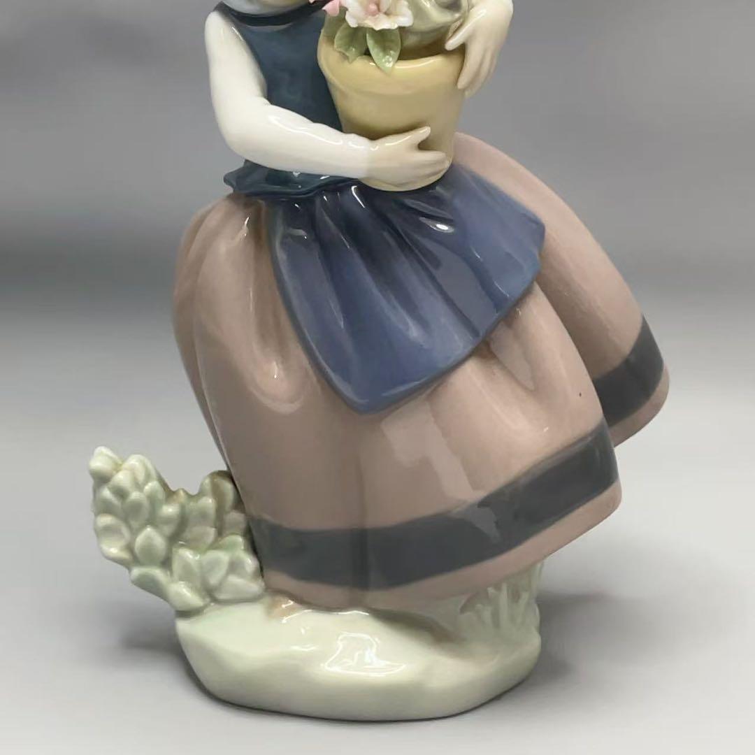リヤドロ LLADRO 磁器人形「Spring is Here 春が来た)」