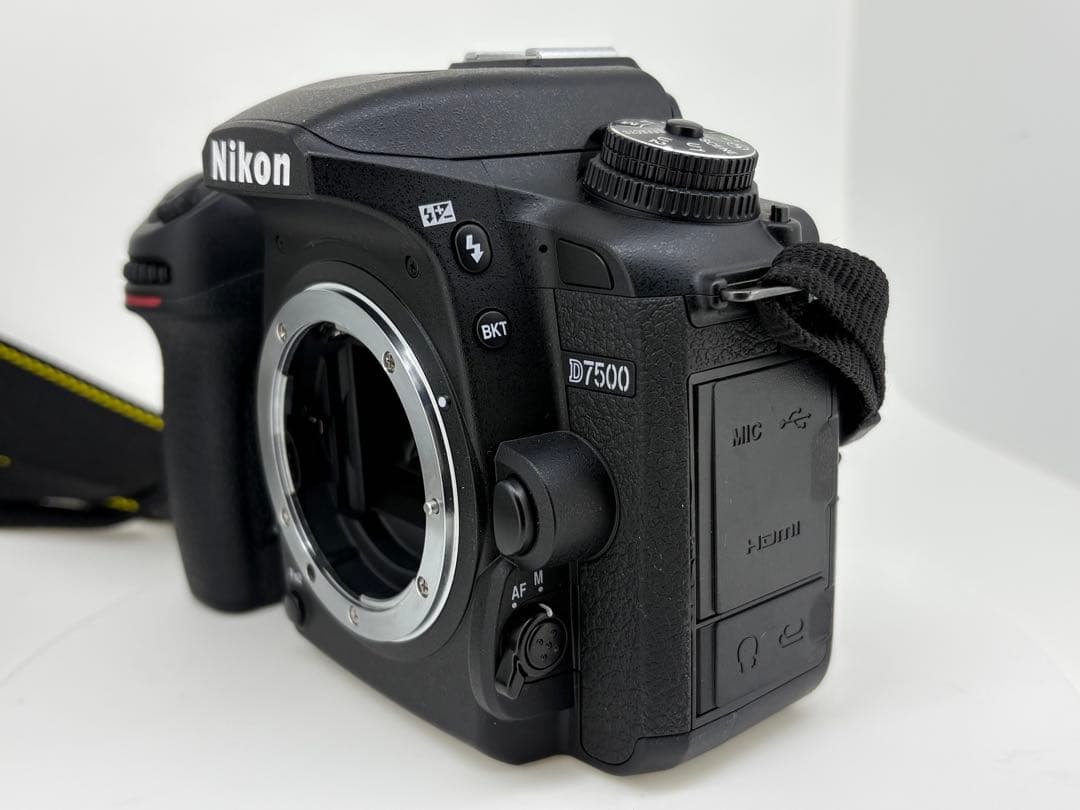 ニコン Nikon D7500 18-140mm VR kit レンズキット