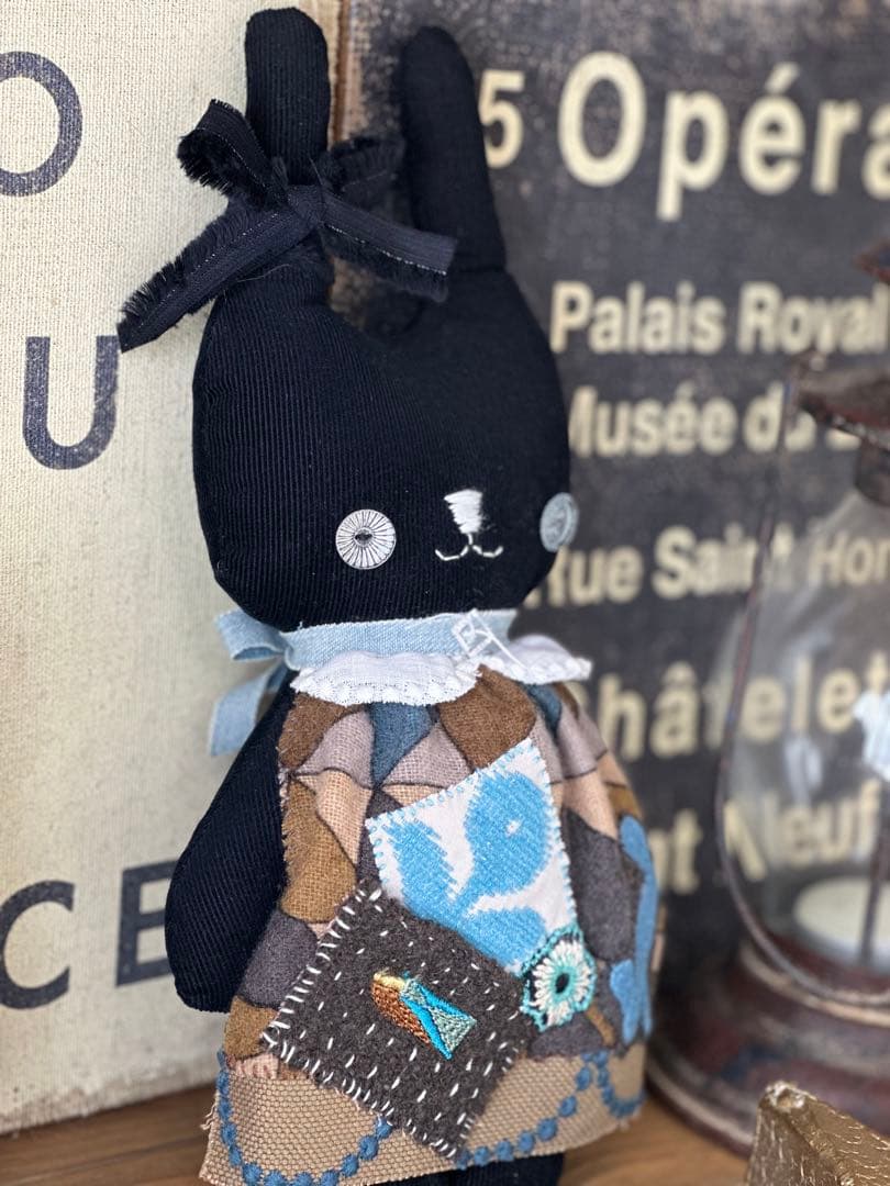 ミナペルホネンハギレ　ハンドメイド　黒うさぎちゃん