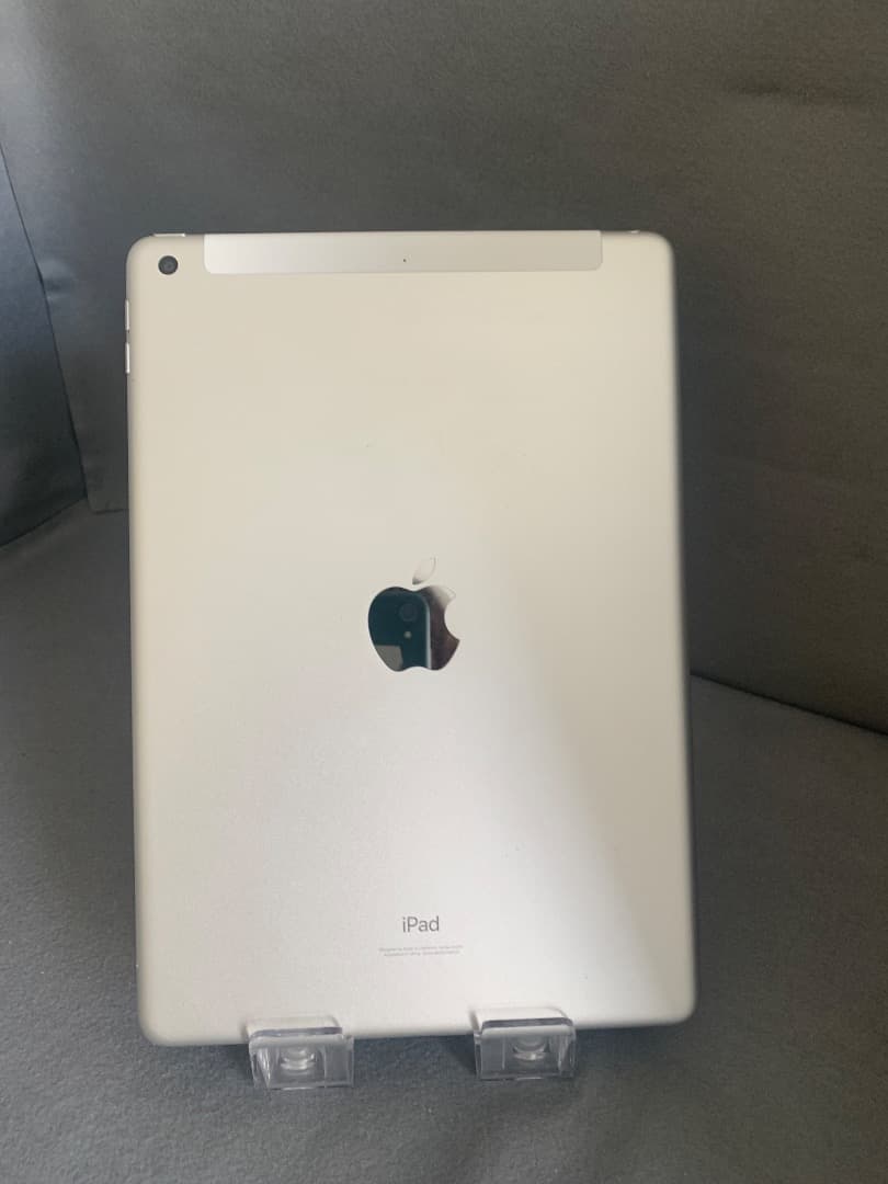 美品 SIMフリー iPad 第9世代 64GB Wi-Fi+Cellular版