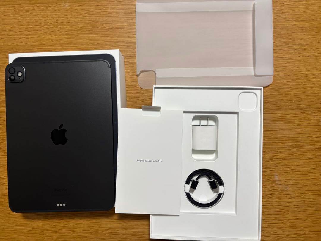 ケース付き11インチiPad ProM4Wi-Fi＋Cellular 256GB