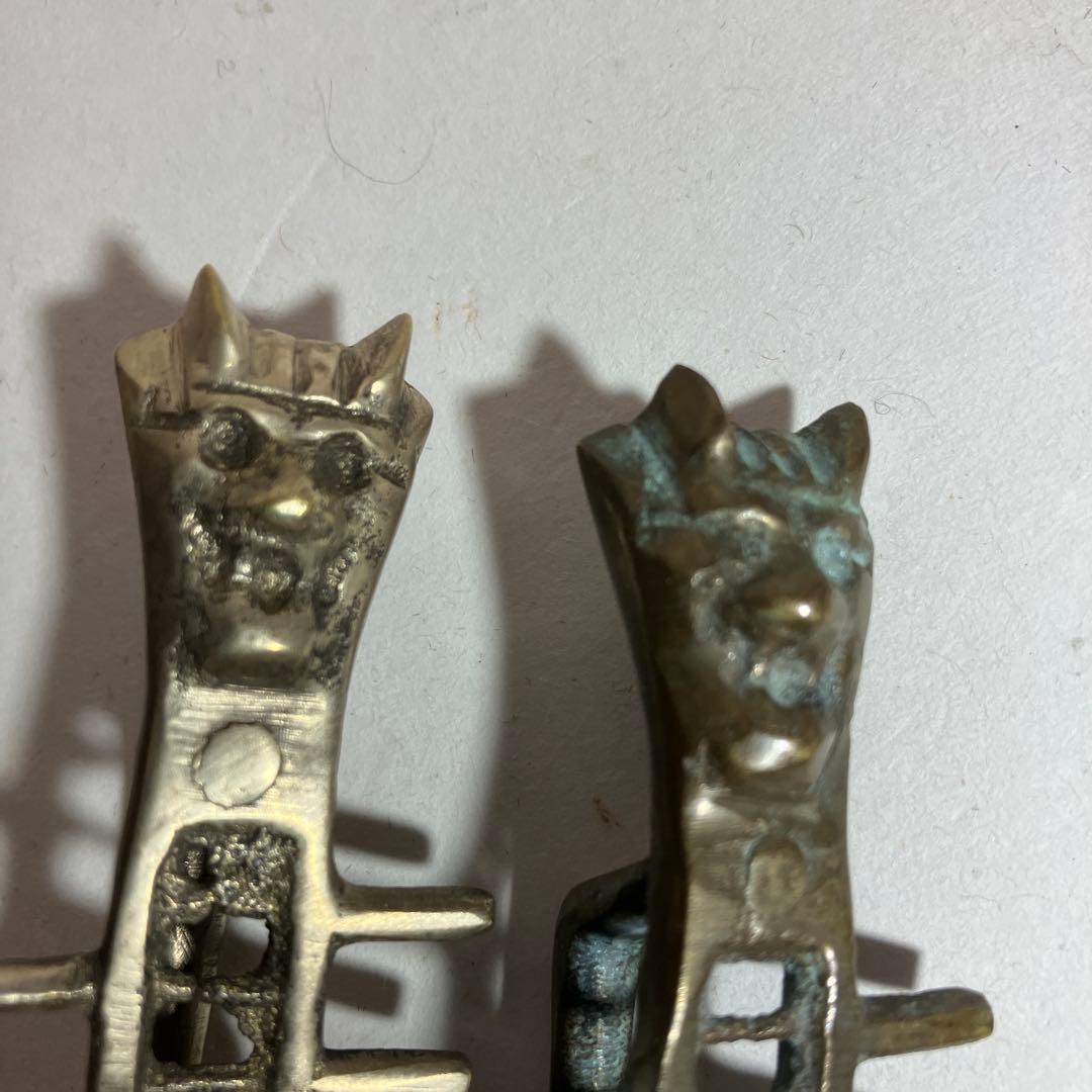 珍しい彫金透かし彫りの琵琶形中国骨董錠前２点