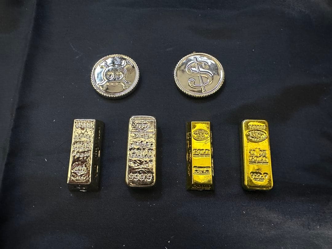 アンティーク宝箱と金色アイテムセット