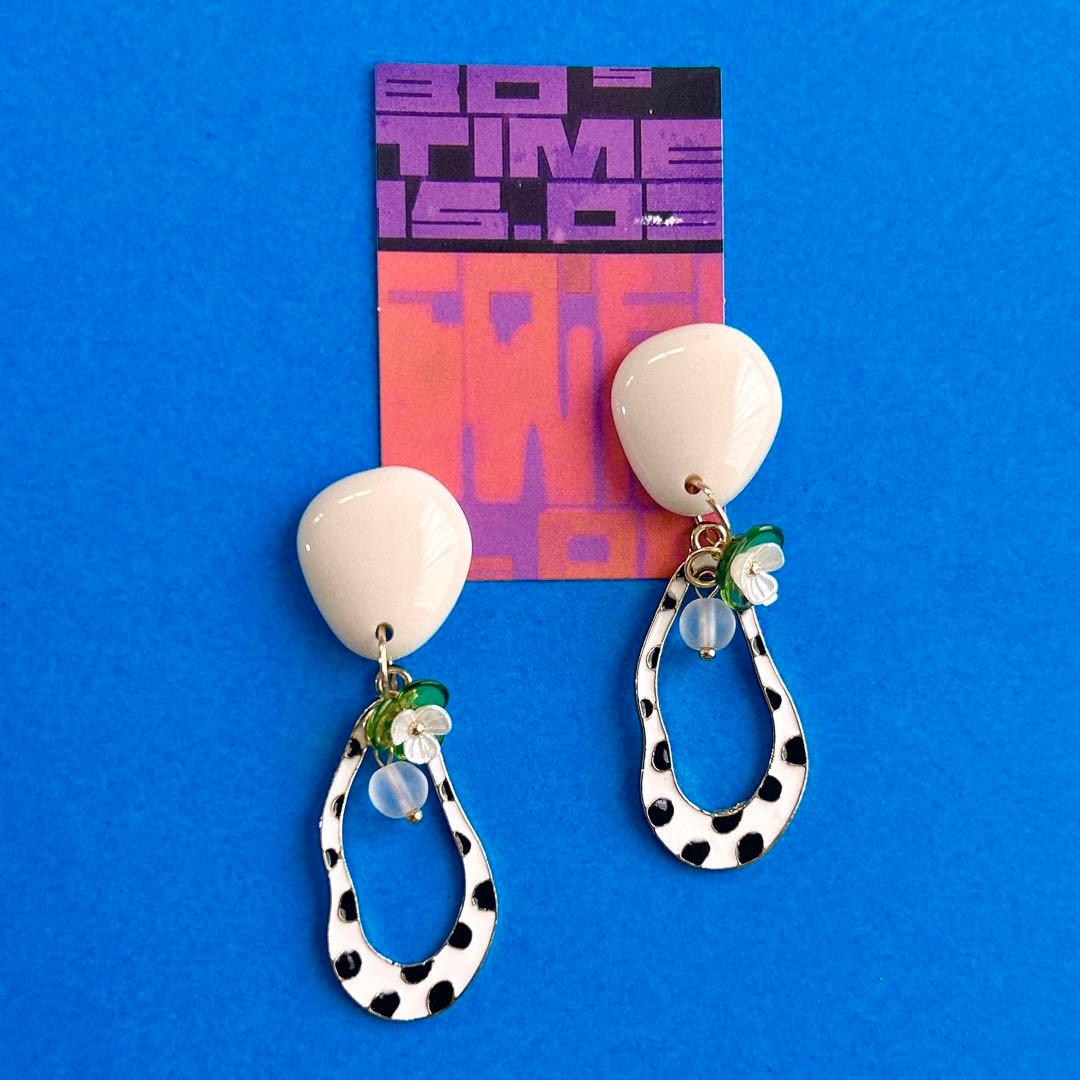 ぷっくりカボション 水玉 変形 フープ 小花 ★ 秋冬 ピアス イヤリング